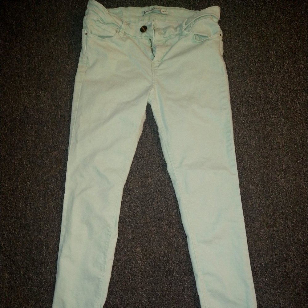 Stradivarius Capri Jegging style pants